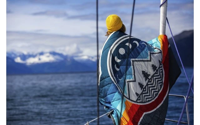 Voited Recycled Ripstop Outdoor Camping Decke Rainbow 6 Voited Recycled Ripstop Outdoor Camping Decke Rainbow – Bild 4